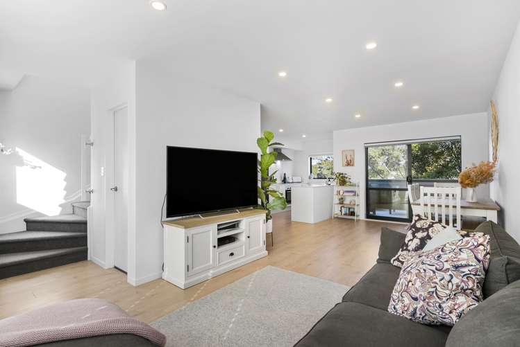 6/7 South Pacific Place Henderson_15