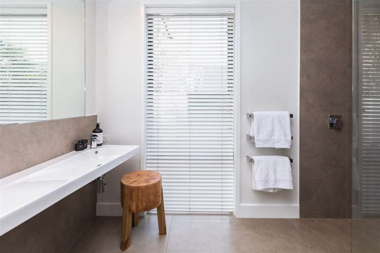 3 Helmores Lane Merivale_28