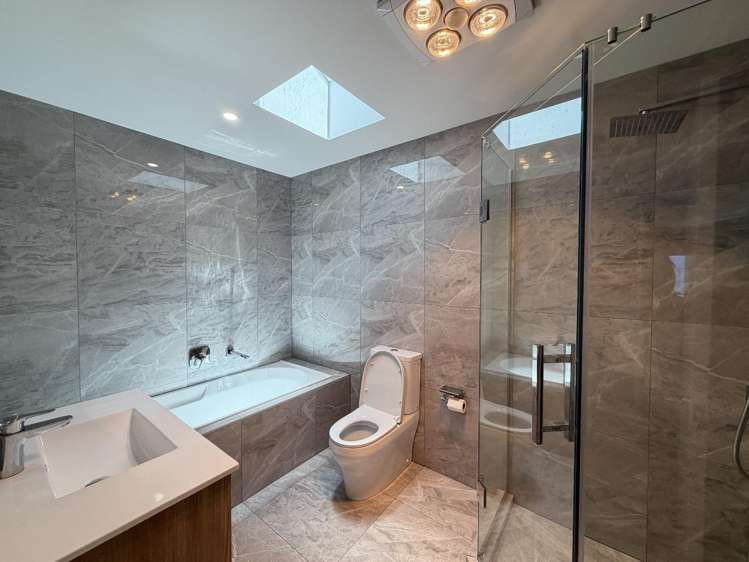 21 Eros Road 10673_10