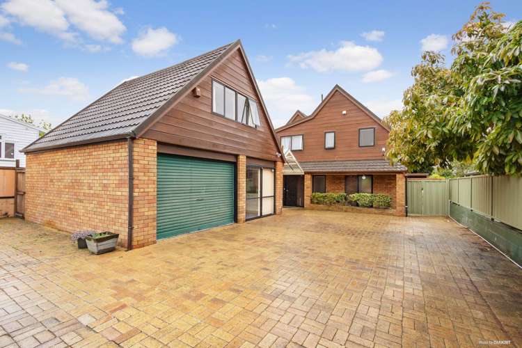 2/11 Smale Street Point Chevalier_0