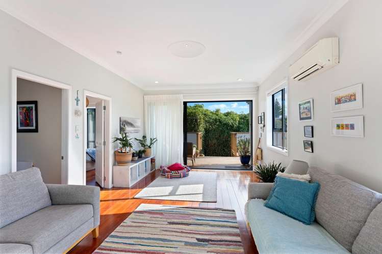 61 Tennis Court Road Raumati South_1
