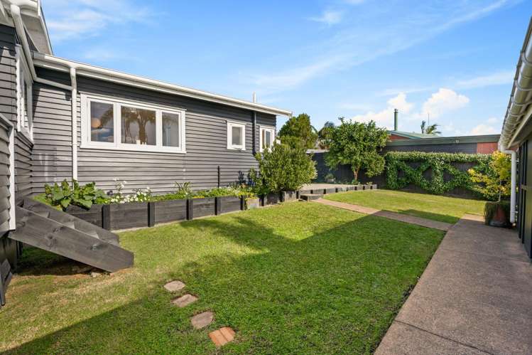 37 Waimumu Road Massey_21