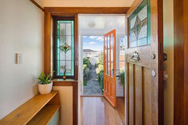 4 Puru Crescent Lyall Bay_1