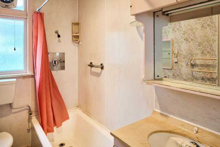 112 Waiwhetu Road Waterloo_7