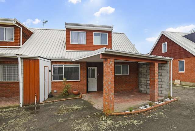 BEO $745,000 - "As Good as New"  Paraparaumu Beach