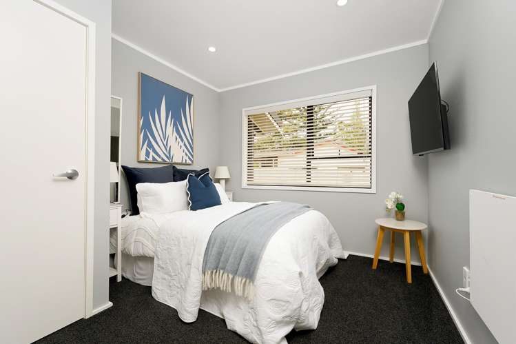2/15 Castaing Crescent Te Atatu South_7