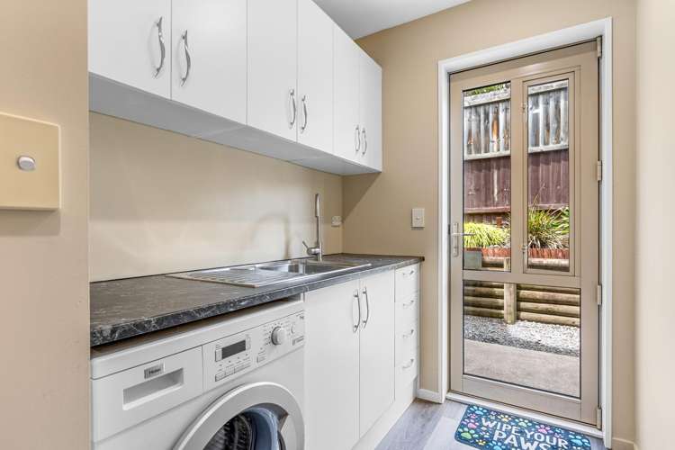 7 Strathmore Gardens Burwood_9