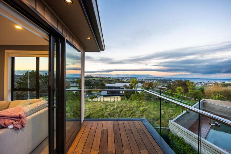 2 Taku Close Long Bay_19