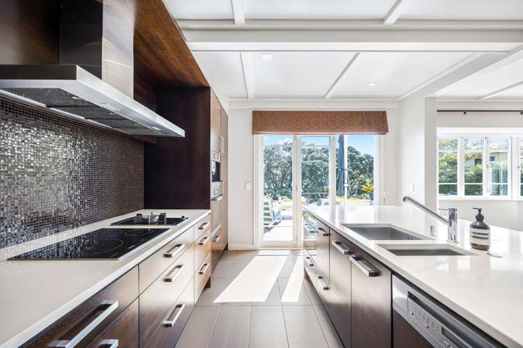 15 Lynch Street Point Chevalier_14