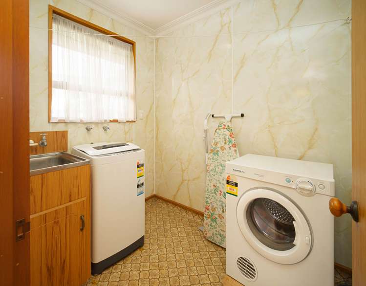 9 Washbourn Drive Richmond_12