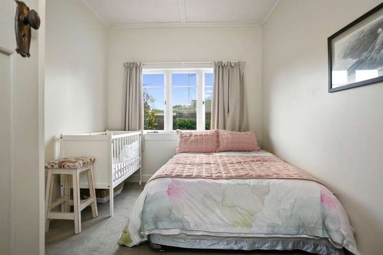 56a Houchens Road Glenview_13