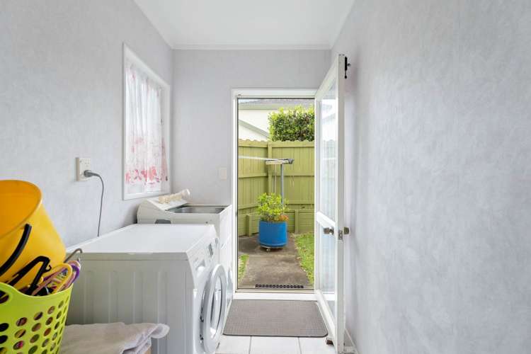 1/19 Ambleside Drive Northpark_25