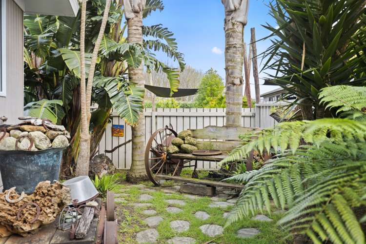 22 Leaming Place Clarks Beach_10