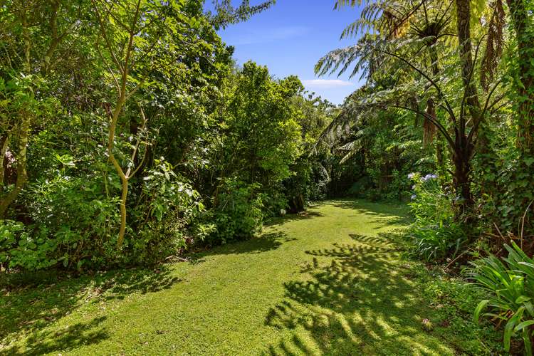 10 Holly Grove Maungaraki_16