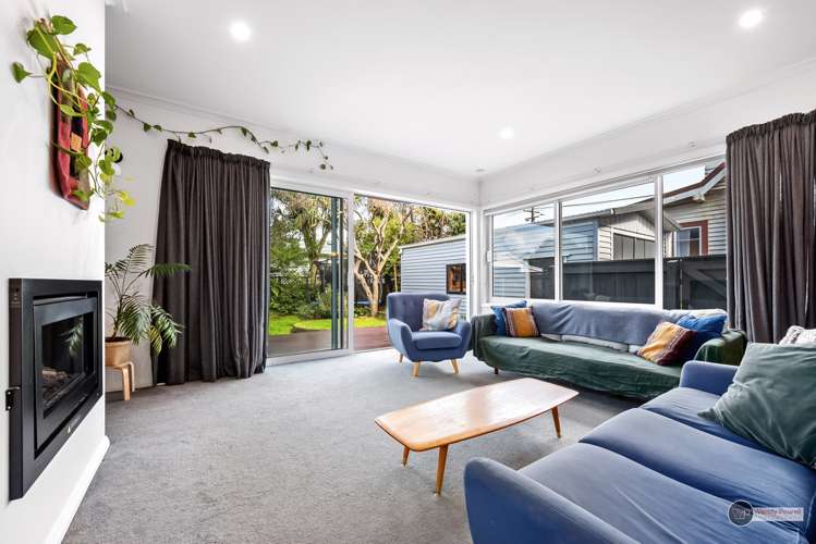 18 Huia Street Petone_11