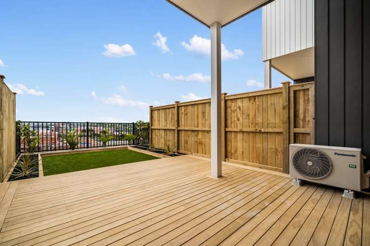 14 Heketara Way Massey_9