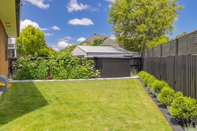 19 Lansbury Avenue Strowan_16