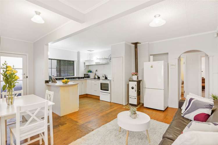 91 Hutchinson Avenue New Lynn_3