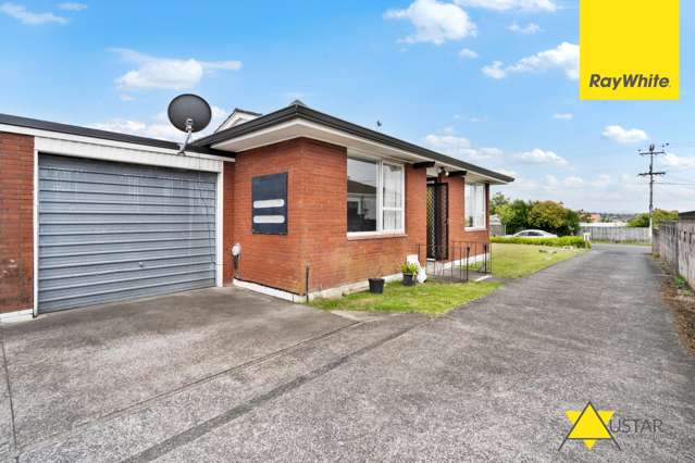 Two Bedroom and One Bathroom Unit in New Lynn!