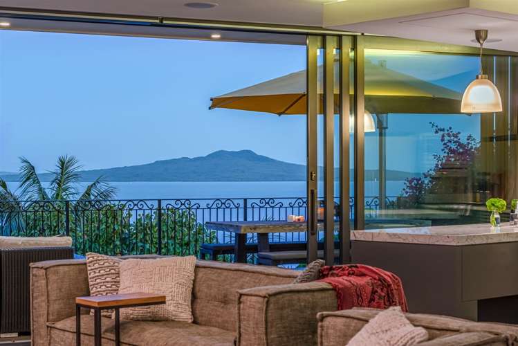 193 Beach Road Castor Bay_13