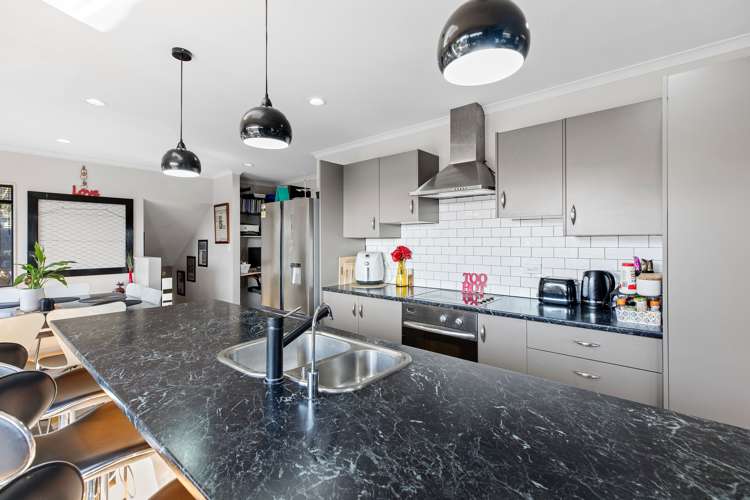 66 Village Park Drive Welcome Bay_11