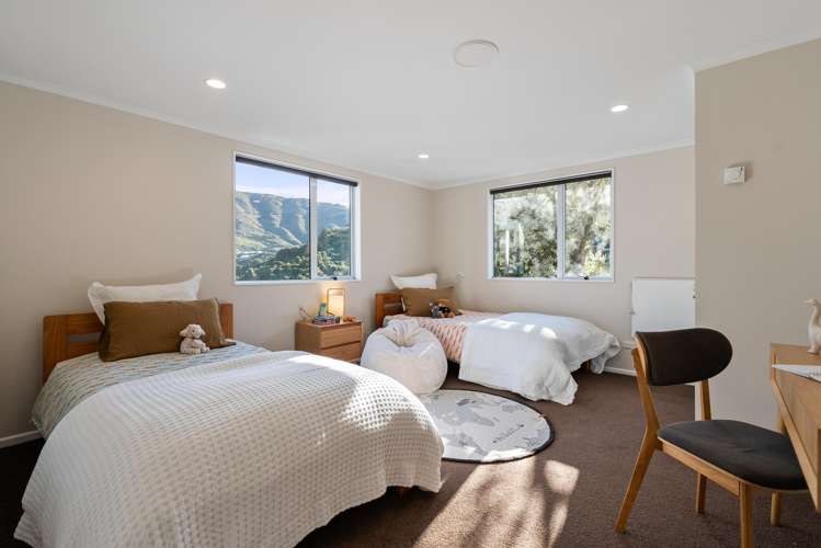 69 Thatcher Crescent Crofton Downs_16