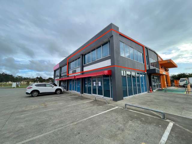 SMART, WELL-PRESENTED KUMEU OFFICE