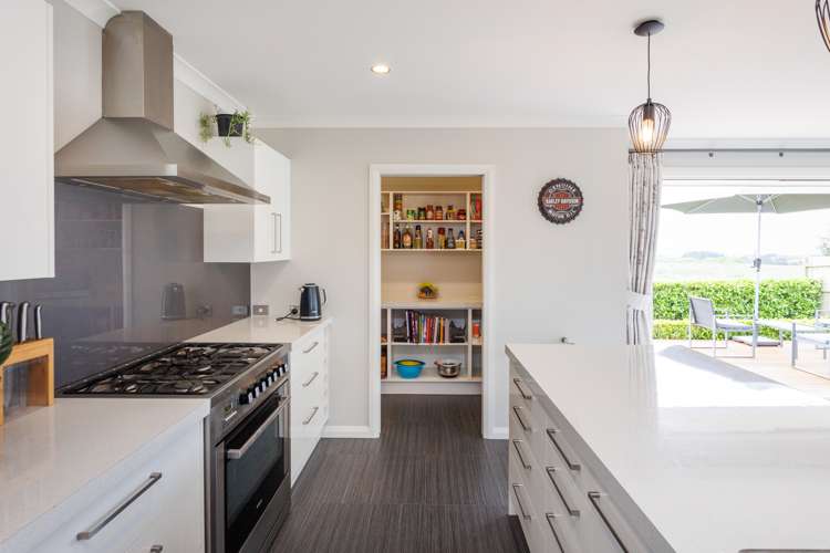 11 Saint Heliers Grove Fitzherbert_19