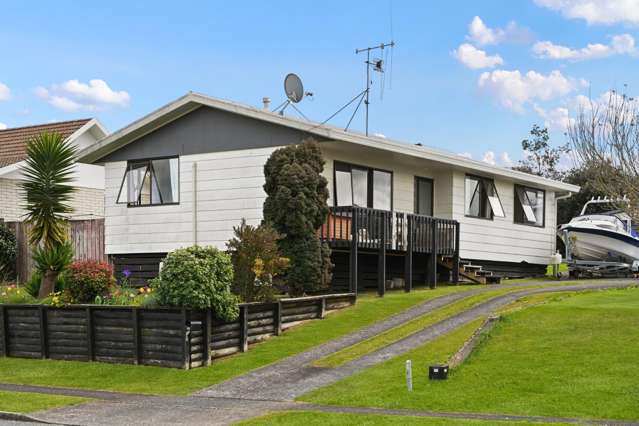 Spacious Three-Bedroom Home with Double Garage