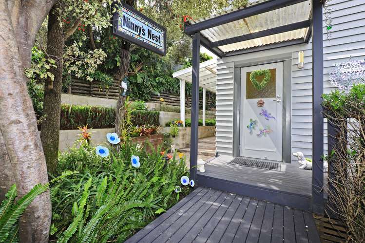 6 Guys Hill Road Hospital Hill_8