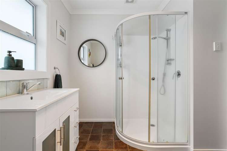 114 Everitt Crescent Whangamata_14