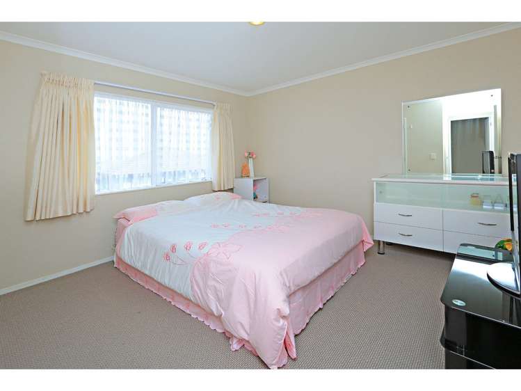 39 Chateau Rise Flat Bush_18