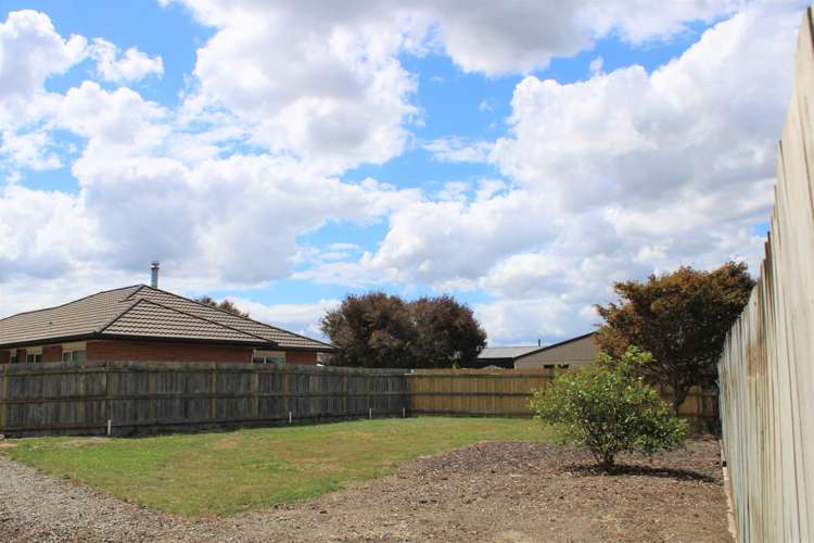102 Solway Crescent_2