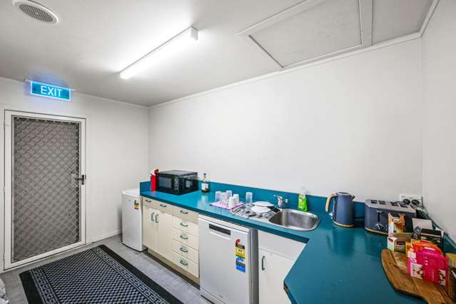 725 Mount Albert Rd Royal Oak_3