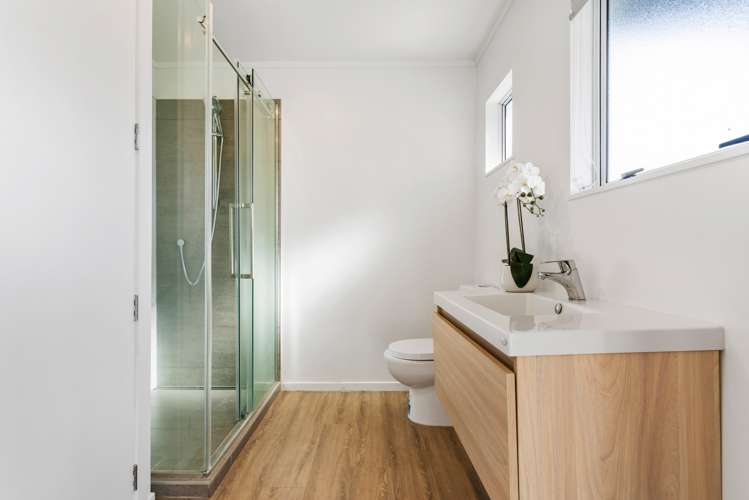 12a Braddock Grove Pauanui_17