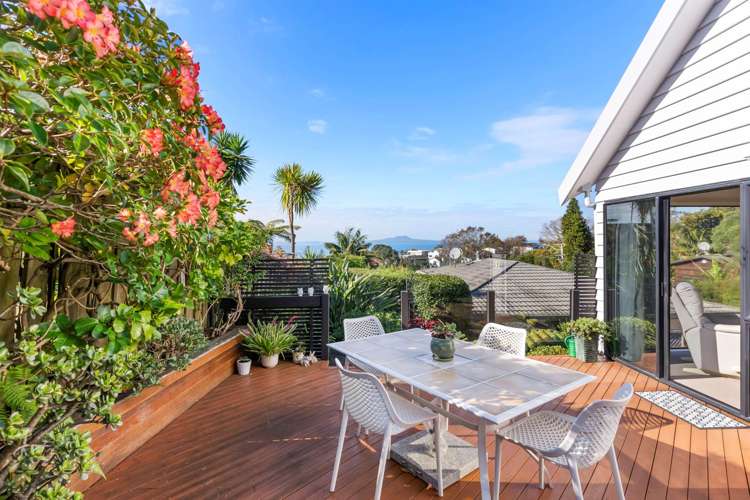 2/4 Oban Road Browns Bay_22