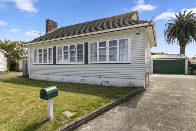 77 Hall Crescent Epuni_1