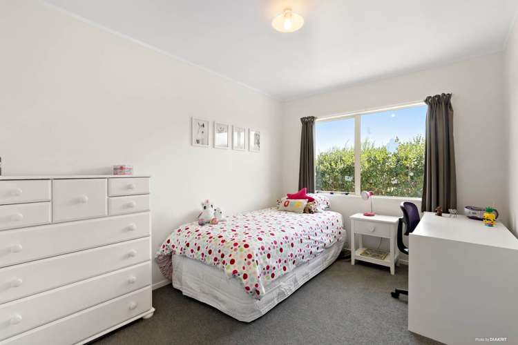 15b Helga Crescent Te Atatu Peninsula_7