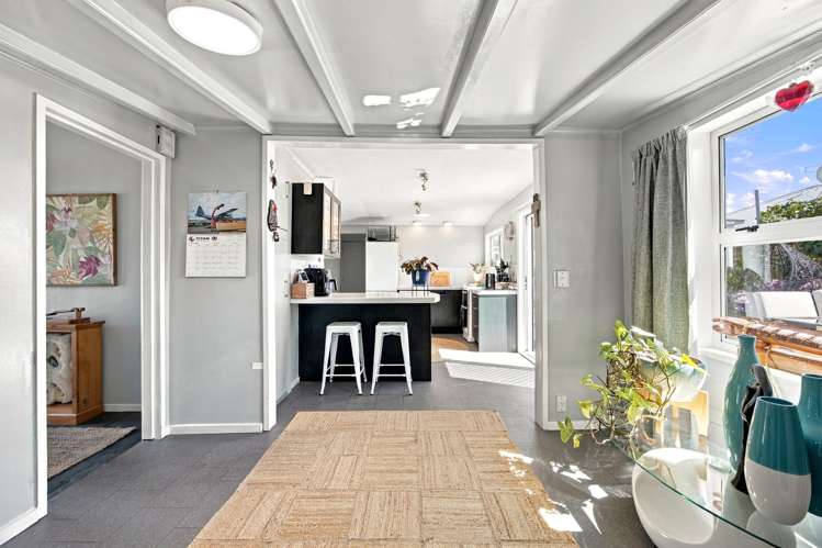 64 Cuffs Road Wainoni_8