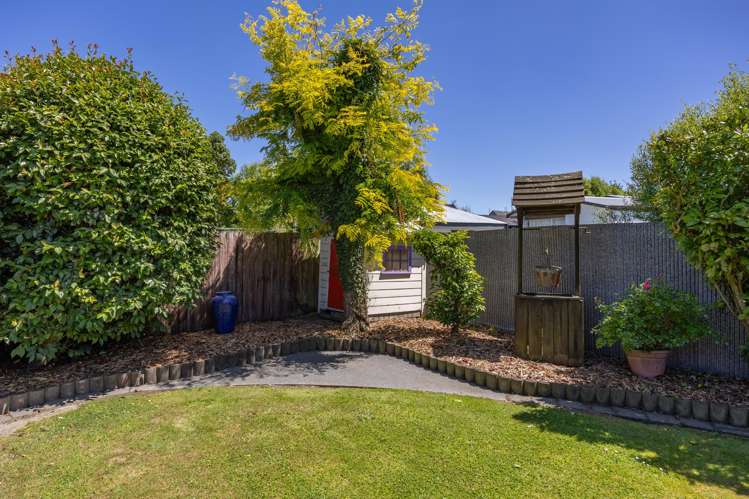 22 Regency Crescent Redwood_18