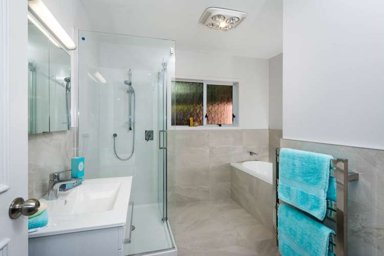 2/6 Jutland Road Hauraki_12