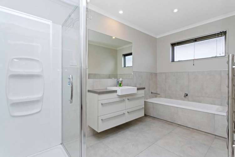 25 Costa Viva Crescent Karaka_22