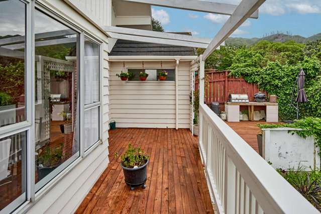 28 Turriff Crescent Tawa_1