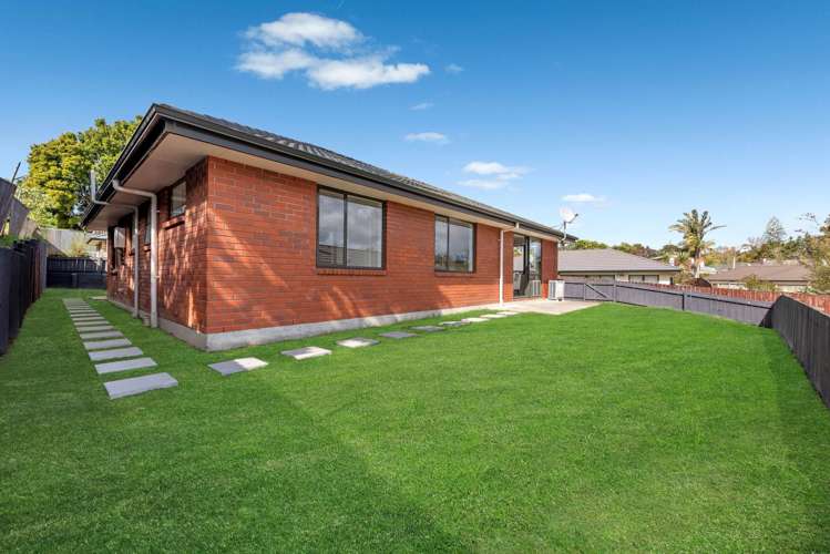 21 Claywest Place Glen Eden_15
