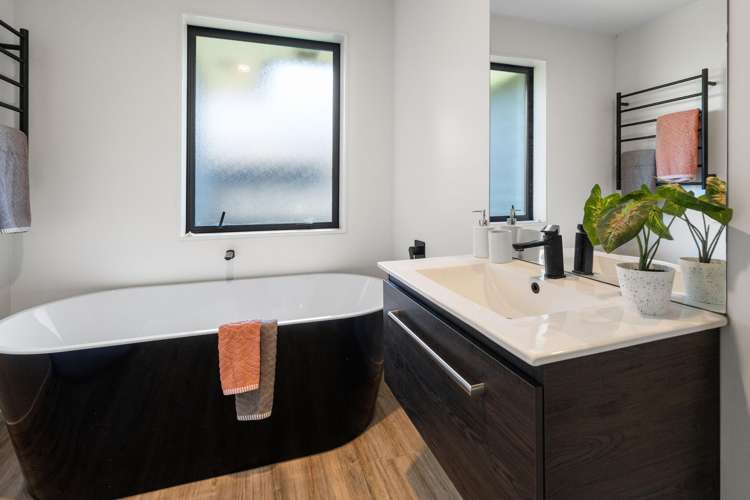 5 Roles Way Rolleston_16