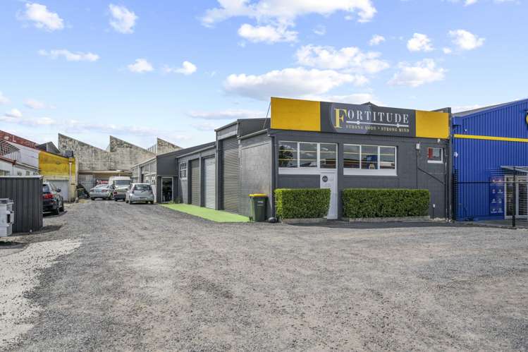 162 Manukau Road Pukekohe_3