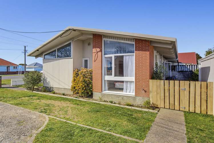 556 Queen Street East Levin_4