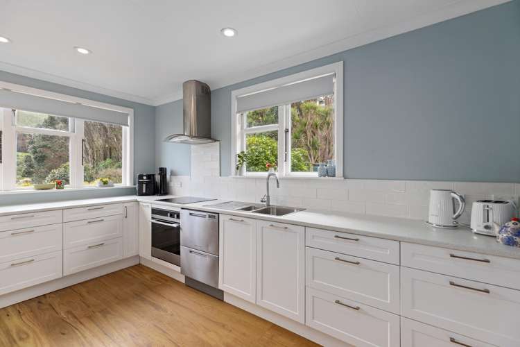 19 Robertson Street Owhiro Bay_6