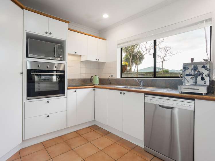 64 Bouverie Crescent Flagstaff_4