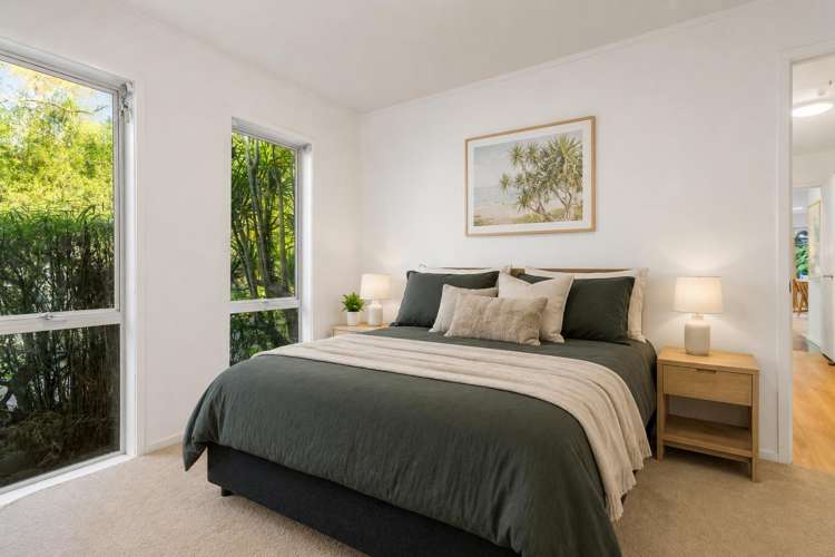 2/14 Surville Place Mairangi Bay_10
